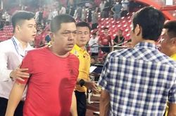 Xử lý nghiêm CĐV Hải Phòng nhổ nước bọt vào mặt trọng tài FIFA