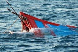 Tàu chìm, 4 ngư dân Bình Định được tàu hàng cứu sống