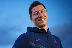 Barca gây choáng với hợp đồng ký Lewandowski