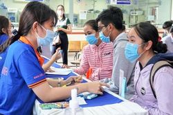 Tuyển sinh Đại học tại TP.HCM: Điểm chuẩn xét tuyển học bạ tăng cao