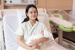 Phạm Quỳnh Anh đã sinh nhóc tì thứ 3, lần đầu hé lộ hình ảnh bạn trai