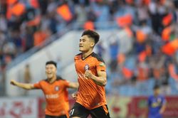 Nguyễn Phi Hoàng cùng SHB Đà Nẵng tỏa sáng