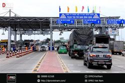 Từ 1/8/2022, không thu phí ô tô qua trạm bằng tiền mặt