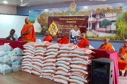 Phật tử Hồng Kông quyên góp các nhu yếu phẩm cho Sri Lanka