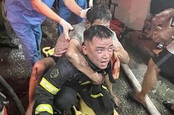 'Khi anh ấy cõng bố ra, tôi òa khóc...!'