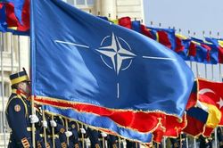 Chuyên gia tình báo Mỹ: NATO không thể che giấu sự bất lực trước Nga