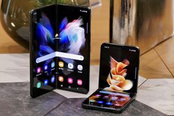 Samsung bán 10 triệu smartphone gập trong năm 2021