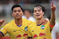Bóng đá Việt Nam hôm nay: HLV Kiatisuk tiết lộ lý do Văn Toàn 'nổ súng' trở lại