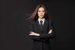 Trao lại vương miện, Hoa hậu Khánh Vân công bố vai trò mới