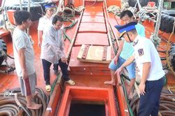 Bộ Tư lệnh Vùng Cảnh sát biển 3 tiếp tục bắt giữ tàu chở dầu DO không rõ nguồn gốc