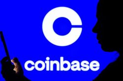 Nhân viên sàn coin bị bắt vì phím hàng cho người nhà