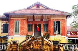 Hé lộ mức chi phí thuê 'thần đèn' di dời ngôi biệt thự Pháp cổ ven sông Hương