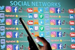 Doanh thu truyền thông xã hội lao đao vì 'đại chiến' Apple với TikTok