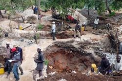 Nigeria cân nhắc ngừng hoạt động khai mỏ vì an ninh bất ổn