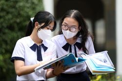 Chấm thi tốt nghiệp THPT 2022: Xuất hiện 2 bài thi điểm 10 môn Ngữ văn