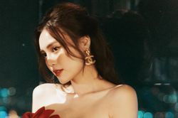 Ninh Dương Lan Ngọc thân mật bên người đàn ông giấu mặt nhưng không thể qua mắt được netizen!