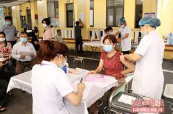 Chủ động tiêm vắc xin phòng, chống dịch bệnh Covid-19