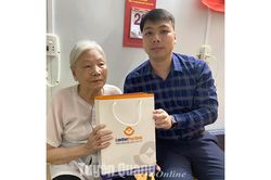 Ngân hàng Bưu điện Liên Việt Tuyên Quang thăm, tặng quà Bà mẹ Việt Nam Anh hùng Nguyễn Thị Phung