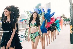 Thí sinh Miss World Vietnam 2022 hóa thiên thần nóng bỏng trên phố Quy Nhơn