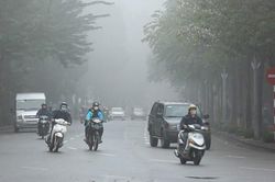 Cả nước ngày nắng, chiều tối mưa rào và dông vài nơi