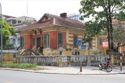 Thuê 'thần đèn' di dời biệt thự Pháp cổ trên 'đất vàng' ở Huế: Tốn bao tiền?