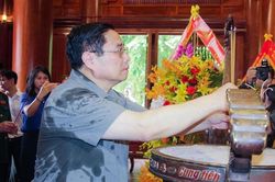 Thủ tướng Phạm Minh Chính dâng hương tại Khu di tích Quốc gia đặc biệt Kim Liên