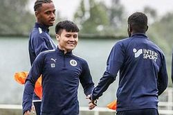 Quang Hải sáng cửa đá chính cho Pau FC khi một loạt trụ cột tấn công chấn thương