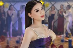 Lâm Khánh Chi diện váy cắt xẻ hát hò cùng Long Nhật: Nhan sắc trẻ trung U40 bất chấp cam thường!