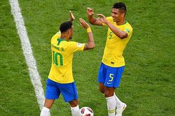 Chuyển nhượng 24/7: MU bất ngờ để ý Depay, Casemiro rủ Neymar tới Real Madrid