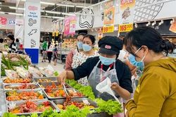 Giảm giá mạnh một số mặt hàng thực phẩm tươi sống
