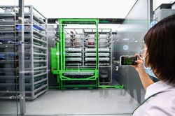Trung Quốc đang dẫn đầu trong lĩnh vực pin điện toàn cầu