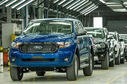 Ford triệu hồi Ranger tại Việt Nam sửa lỗi kính chắn gió