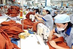 Khó khăn bủa vây mục tiêu xuất khẩu dệt may