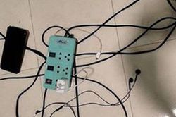 Cháu bé 11 tuổi tử vong khi dùng điện thoại đang sạc pin
