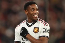 Martial có đủ sức thay Ronaldo?