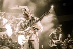 Carlos Santana - Phá vỡ mọi ranh giới rock