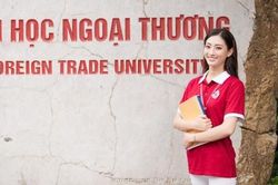 Lương Thùy Linh khoe thành tích tốt nghiệp ĐH Ngoại thương loại xuất sắc