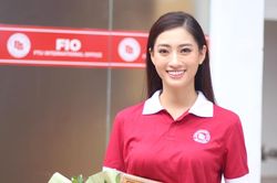 Tốt nghiệp ĐH Ngoại thương loại xuất sắc, Lương Thùy Linh lộ bảng điểm gây 'choáng'