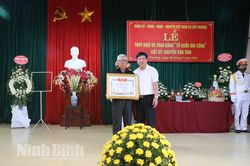 Lễ trao bằng 'Tổ quốc ghi công' cho liệt sỹ Nguyễn Văn Tâm