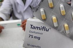 Số ca mắc cúm A gia tăng, giá thuốc Tamiflu 'nhảy múa'