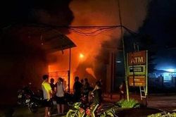 Hải Phòng: Cây ATM ngân hàng bốc cháy trong đêm