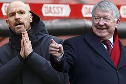 MU: Ten Hag đang học theo 'cẩm nang' của Sir Alex để thành công