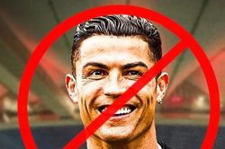 Cổ động viên Atletico Madrid làm 'điều không ngờ' với Ronaldo