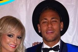 Chiêm ngưỡng nàng Ring girl tuyệt sắc từng bí mật hẹn hò với Neymar