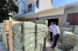 Bắc Ninh: Phát hiện kho chứa hơn 20 tấn nước hoa, mỹ phẩm có dấu hiệu là giả nhãn hiệu nổi tiếng