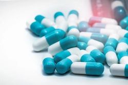 Toàn thân tím tái, sốc sau khi uống 2 viên Penicillin chữa đau họng
