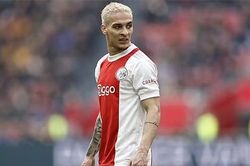 Man United vỡ mộng trong vụ Antony