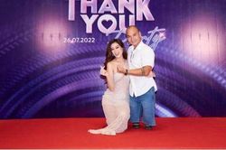 Hoa hậu Khánh Vân và 2 lần ghi điểm trên thảm đỏ, hành động tinh tế nhận cơn mưa lời khen!