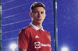 Tân binh của Man United ca ngợi Messi