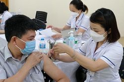 Biến thể mới BA.4, BA.5, BA.2.12.1 xâm nhập, Bộ Y tế tiếp tục nhắc phải tiêm vaccine Covid-19 nhanh hơn